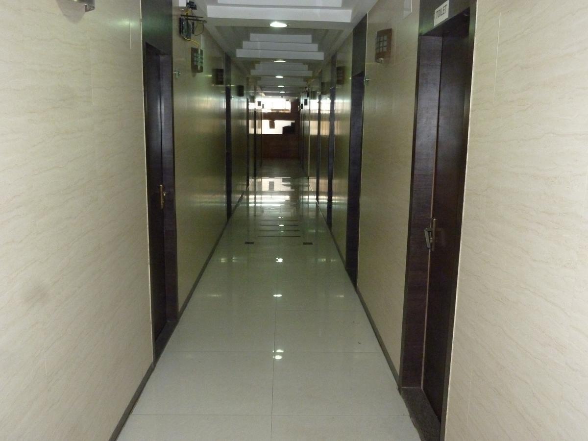Hotel Regal Palace Мумбаї Екстер'єр фото