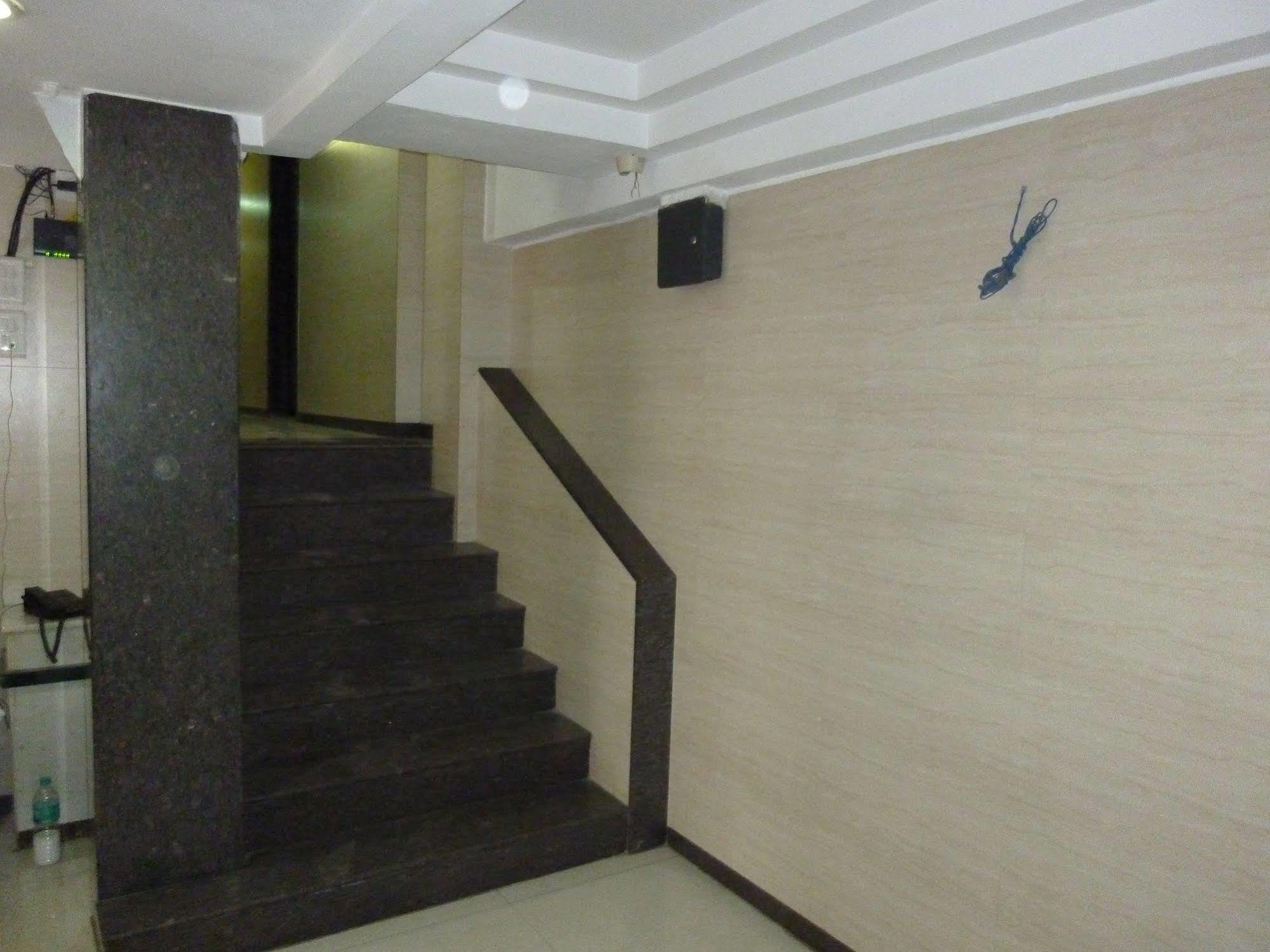 Hotel Regal Palace Мумбаї Екстер'єр фото