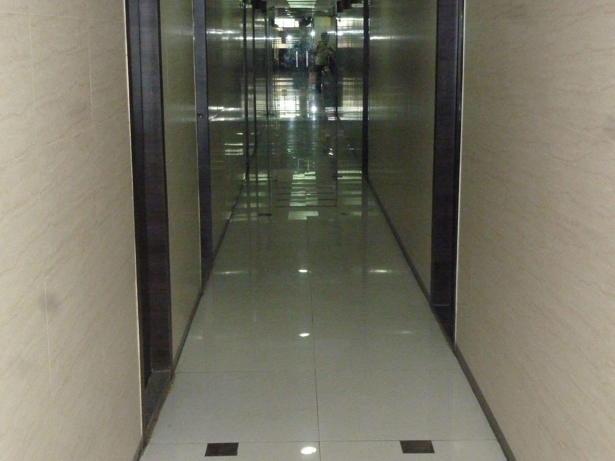 Hotel Regal Palace Мумбаї Екстер'єр фото