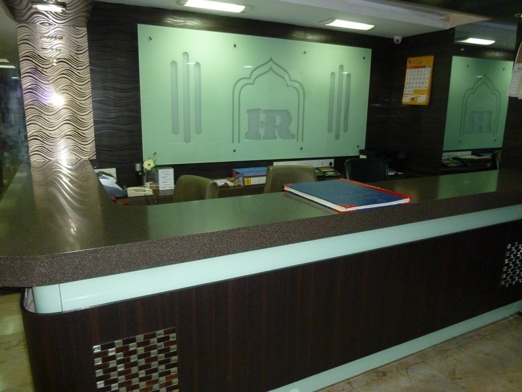 Hotel Regal Palace Мумбаї Екстер'єр фото